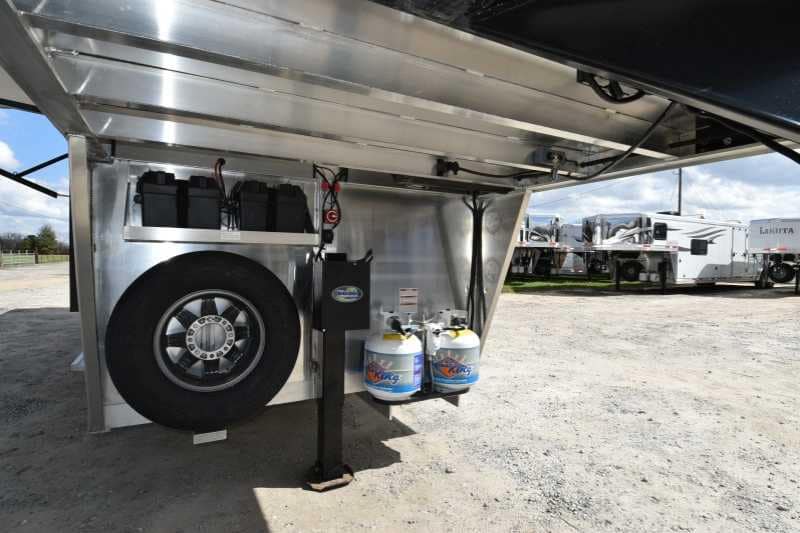 2018 Lakota Charger LQ Stock Trailer with 9′ Short Wall - Image 7