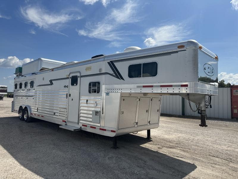 2007 4 Star 4 Horse 14′ Outlaw LQ Slide Out - Image 6