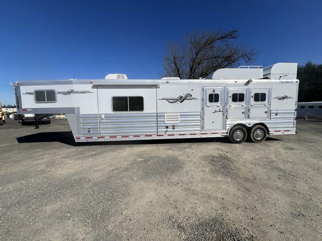 2009 Platinum Coach 3 H 16′ SW w/Outlaw Conversion - Image 5