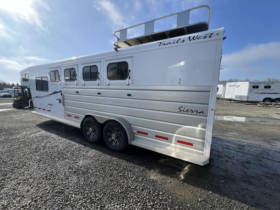 2020 Trails West Sierra Gooseneck 4 Horse - Image 3
