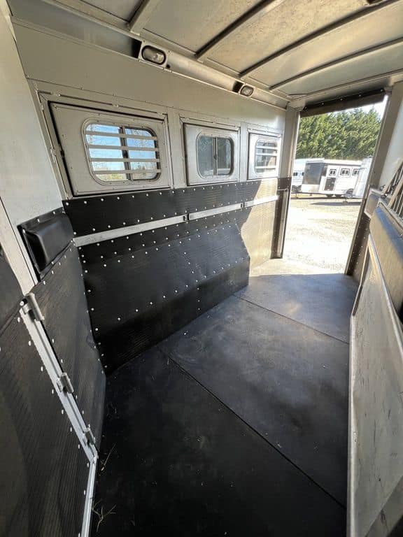 2009 Platinum Coach 3 H 16′ SW w/Outlaw Conversion - Image 21