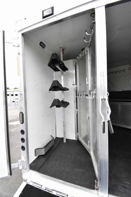 2018 Lakota Bighorn 3 Horse Living Quarters - Image 6